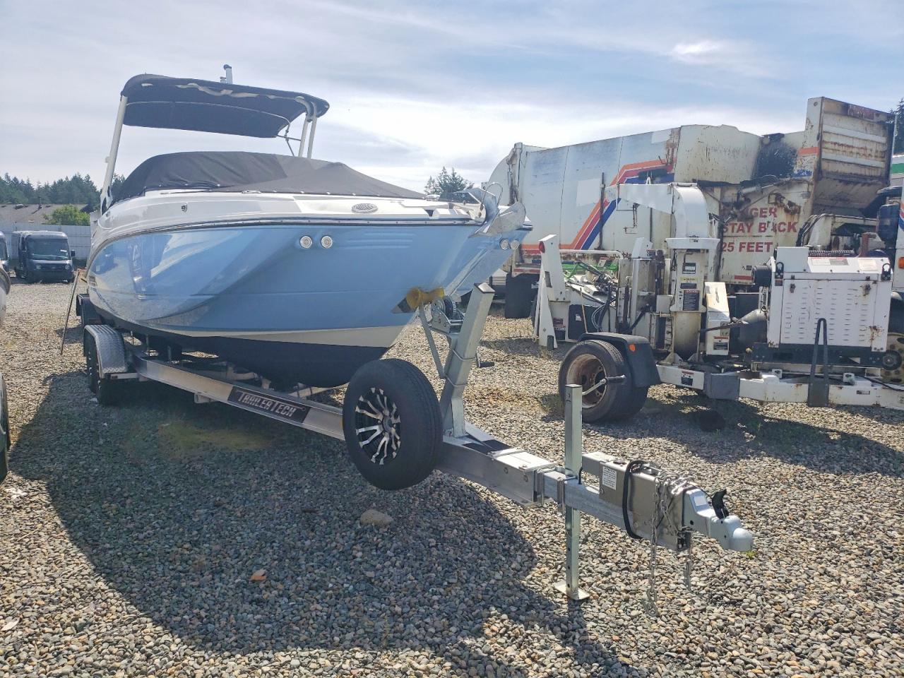 2023 MONTEREY BOAT AND T