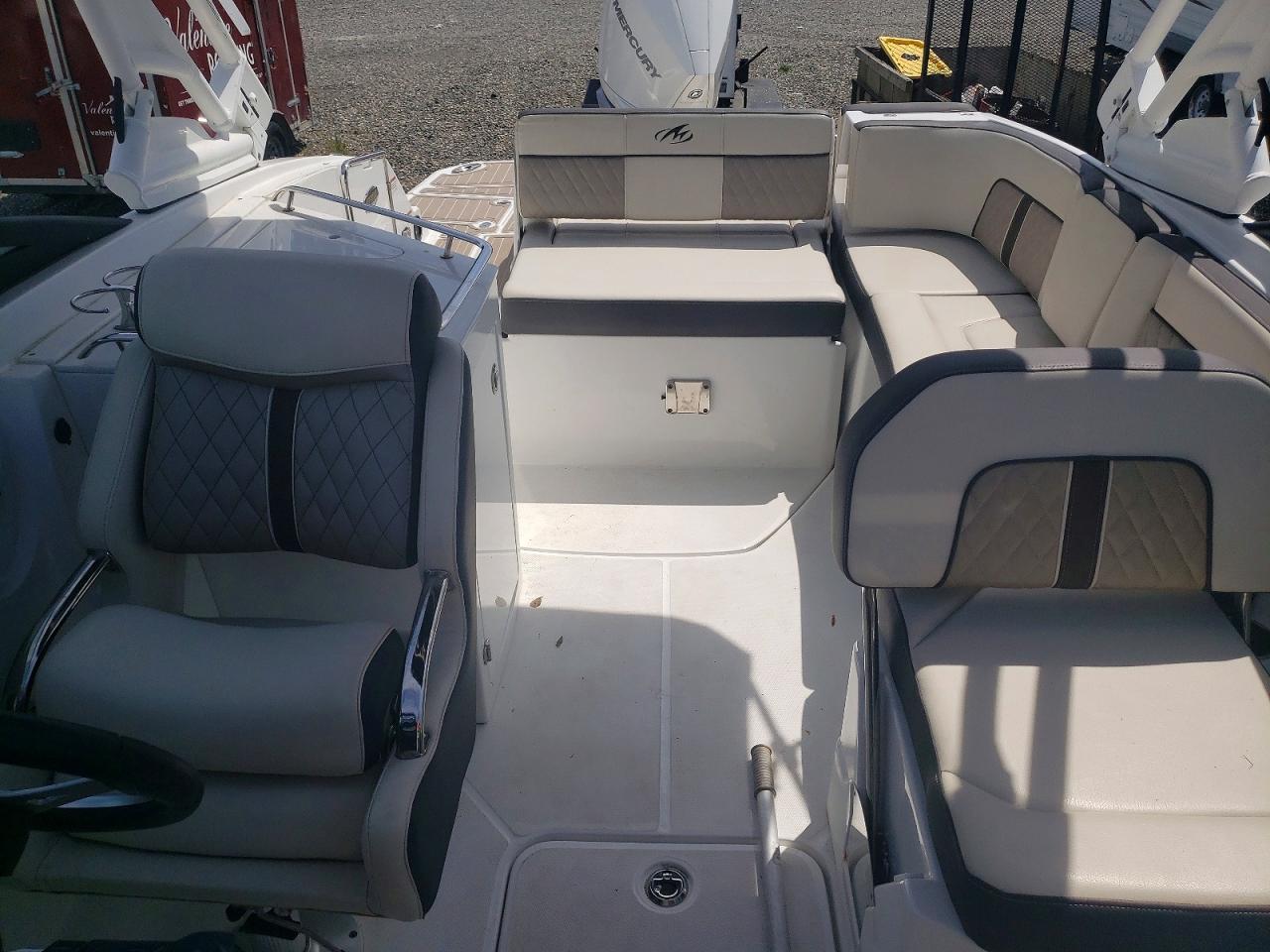 2023 MONTEREY BOAT AND T