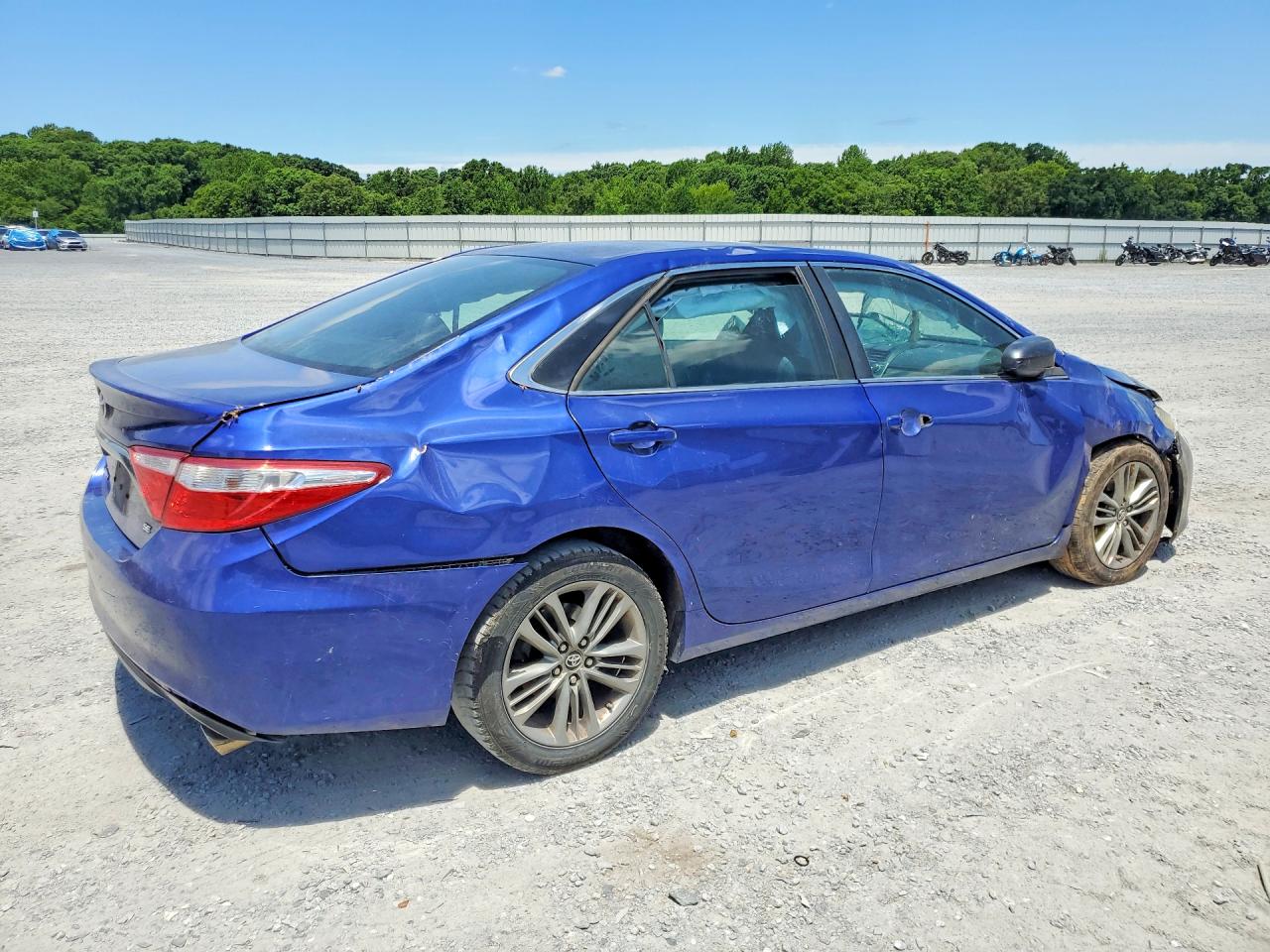 2016 TOYOTA CAMRY