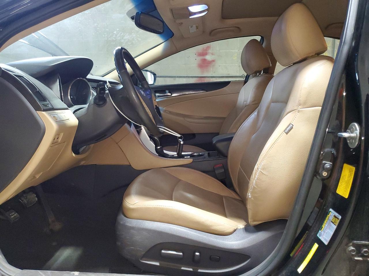 2011 HYUNDAI SONATA