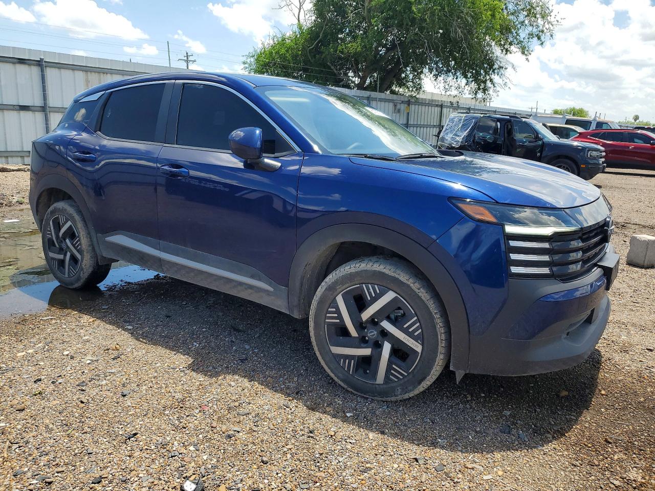 2025 NISSAN KICKS