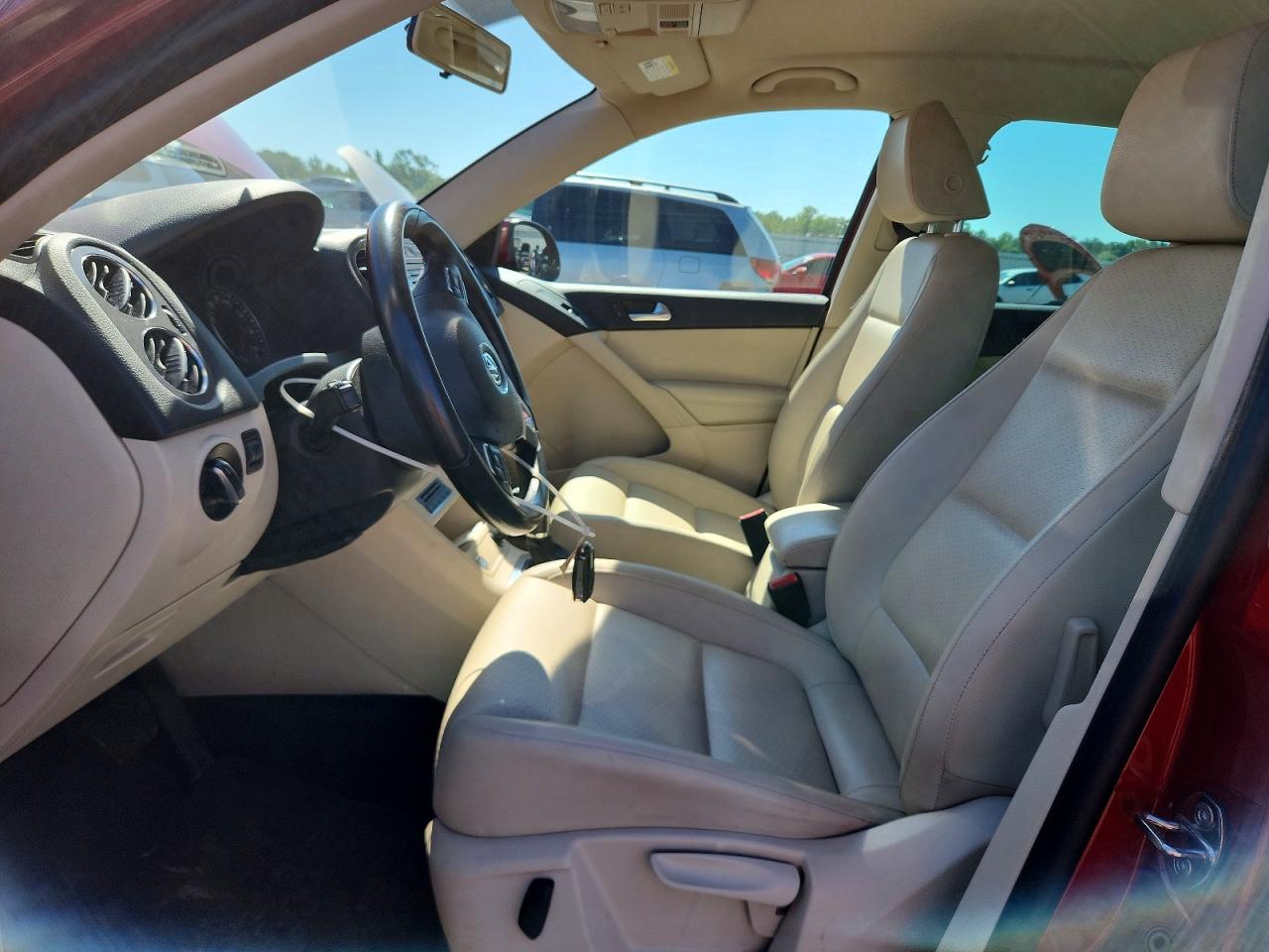 2014 VOLKSWAGEN TIGUAN