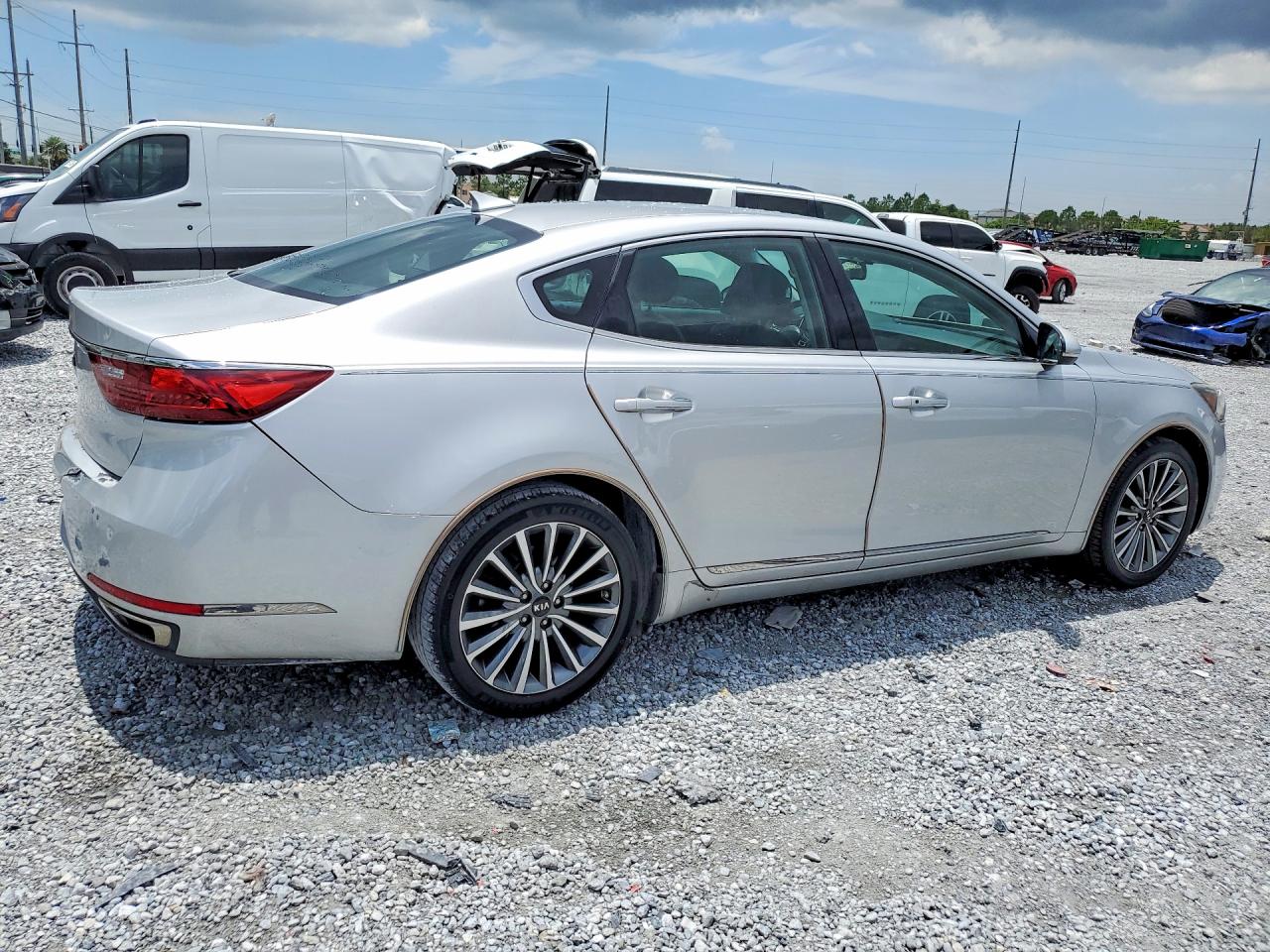 2017 KIA CADENZA
