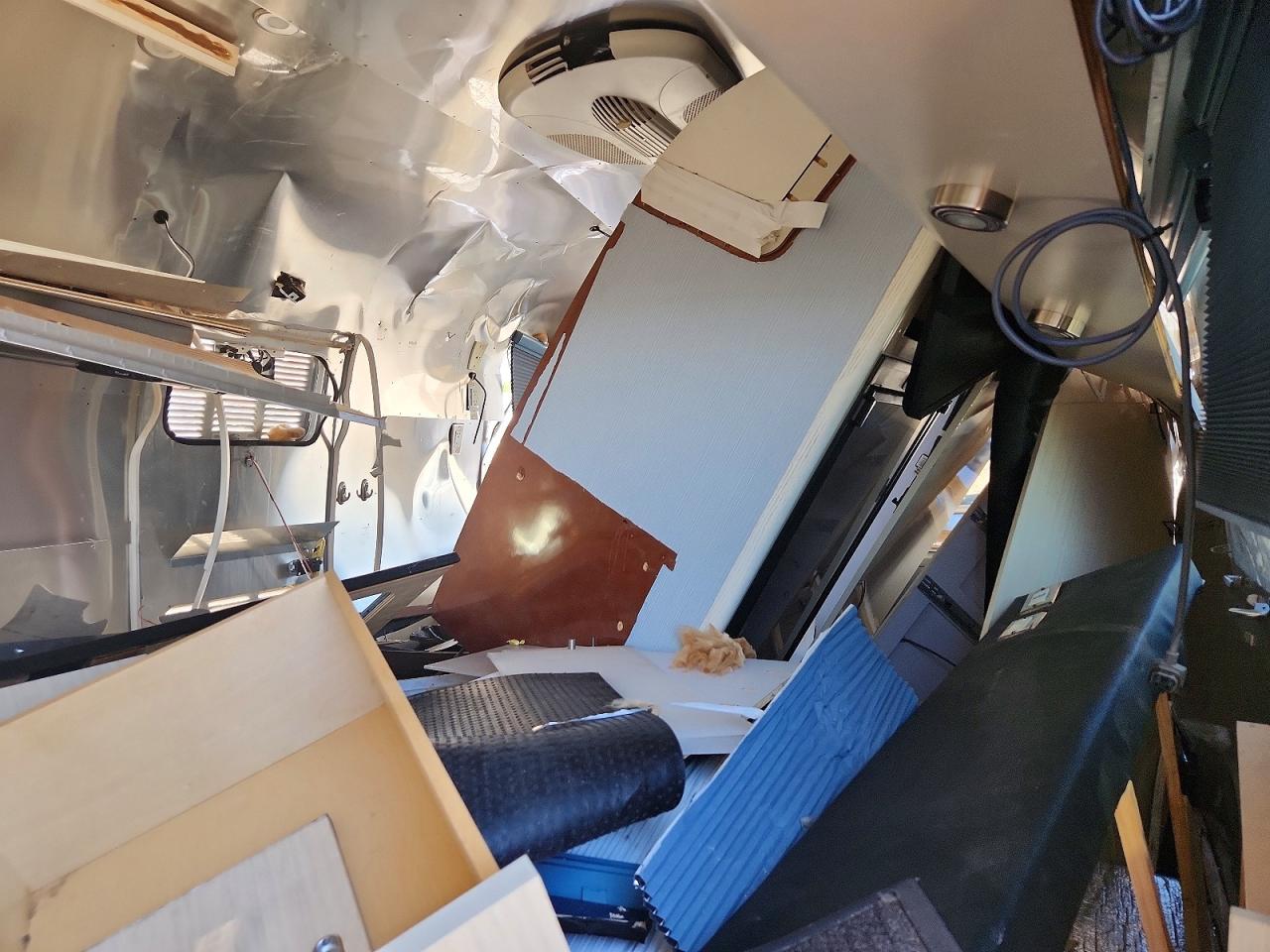 2015 AIRSTREAM INTERNATIO