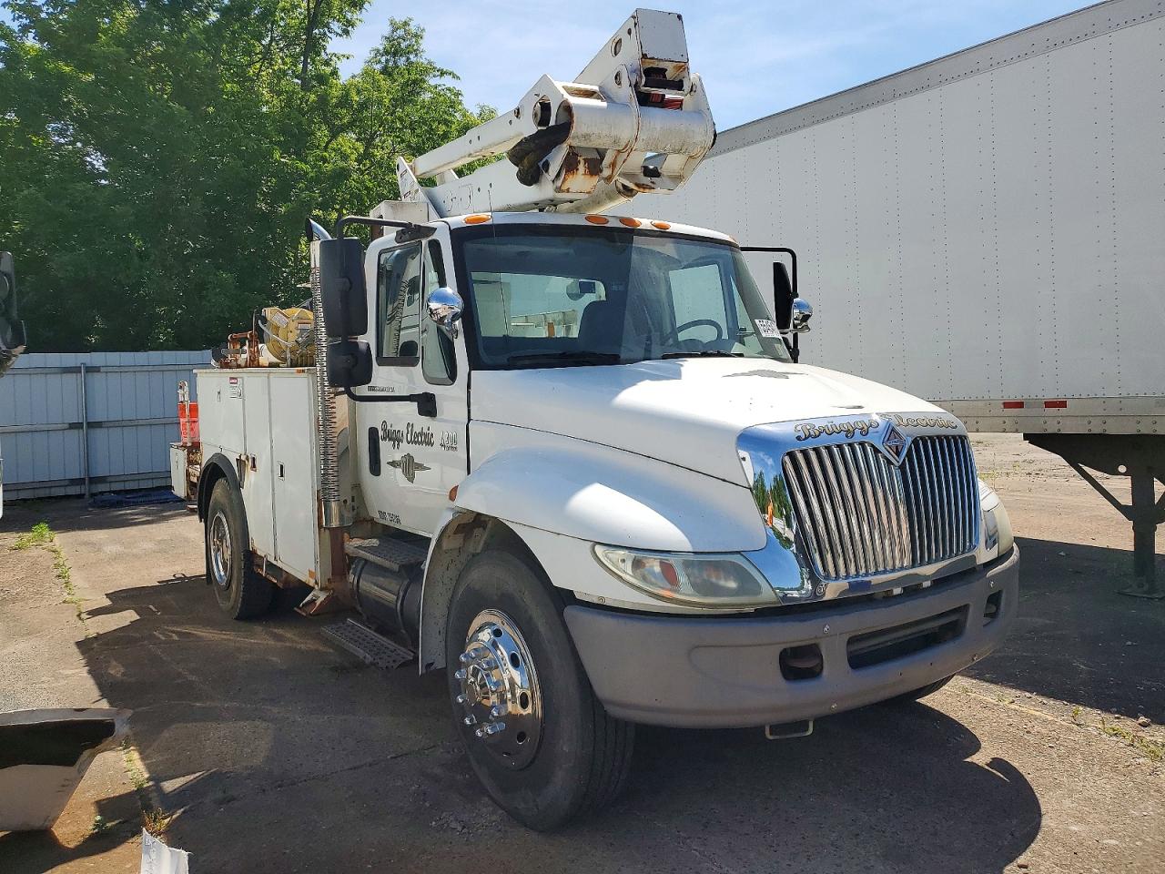 2005 INTERNATIONAL 4000 SERIE