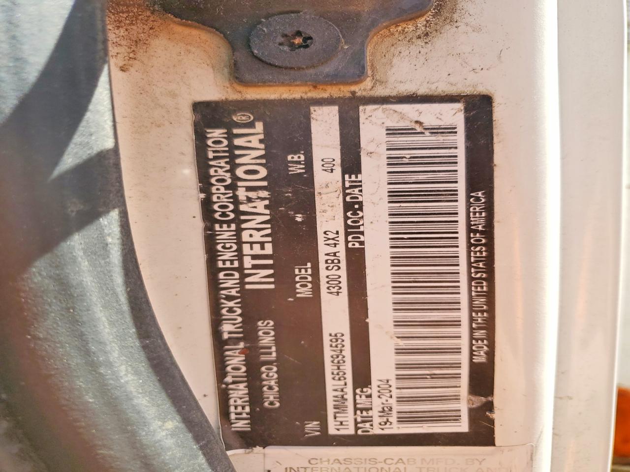 2005 INTERNATIONAL 4000 SERIE