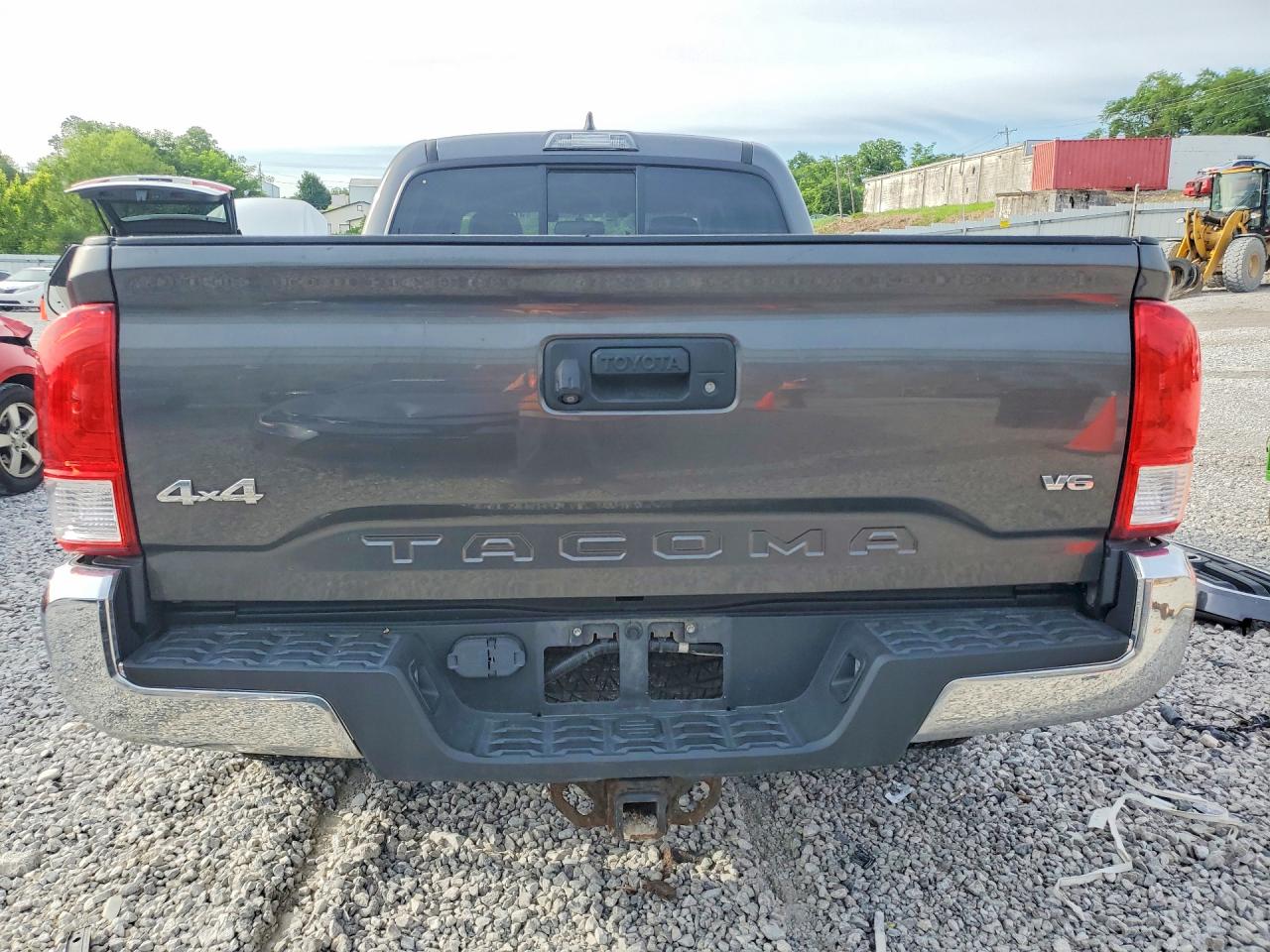 2017 TOYOTA TACOMA
