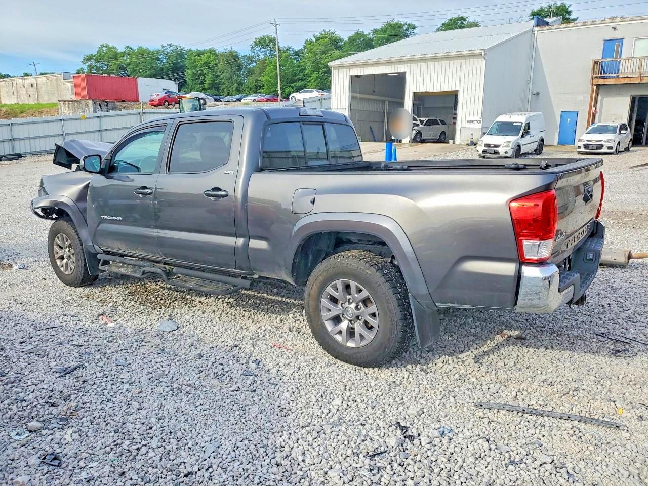 2017 TOYOTA TACOMA