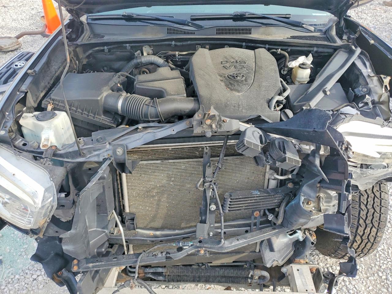 2017 TOYOTA TACOMA