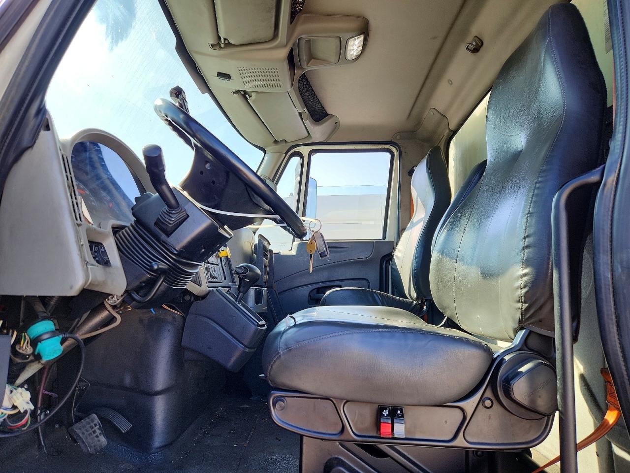 2016 INTERNATIONAL 4000 SERIE