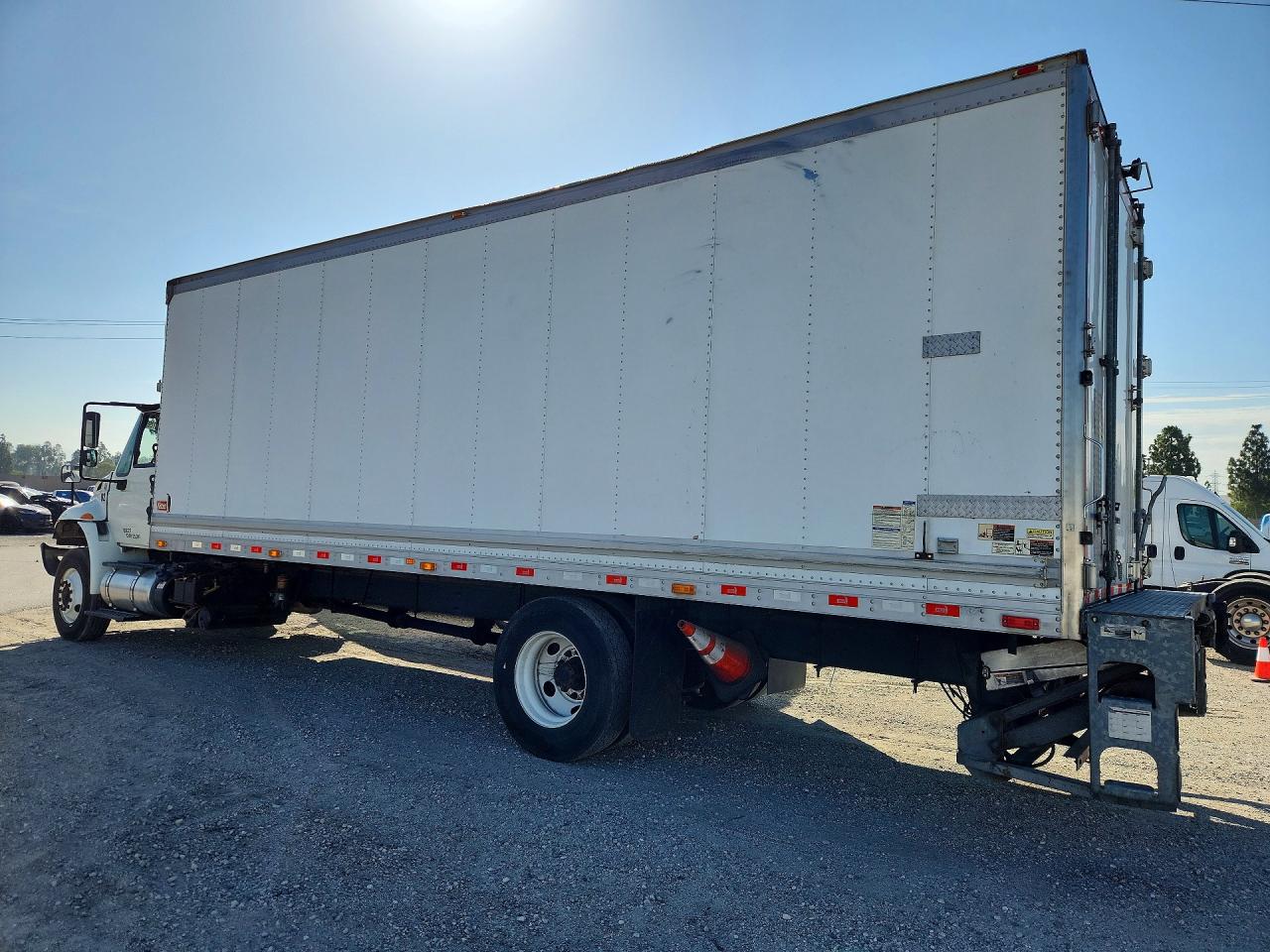 2016 INTERNATIONAL 4000 SERIE