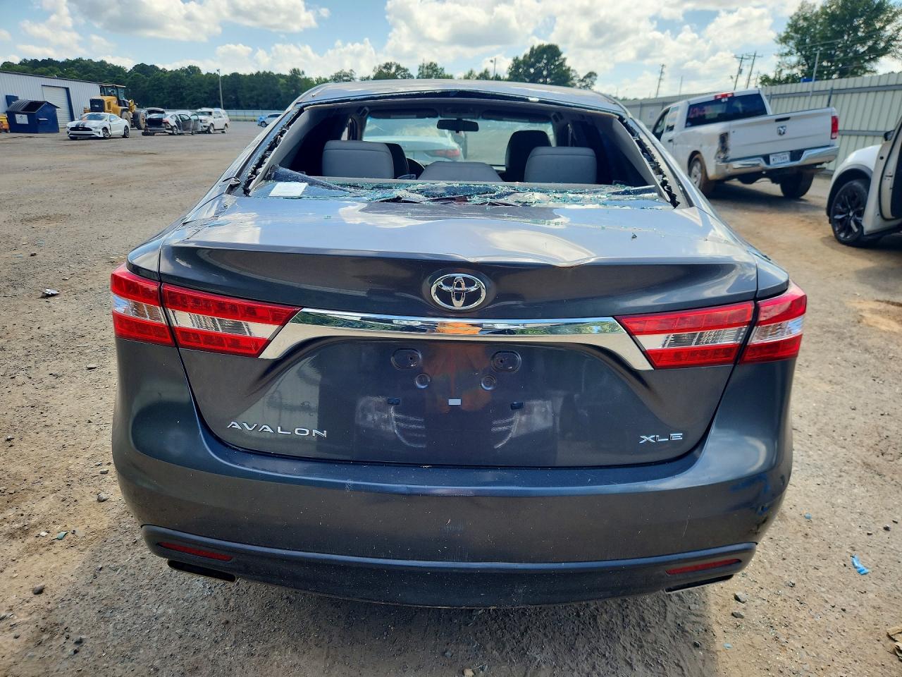 2013 TOYOTA AVALON