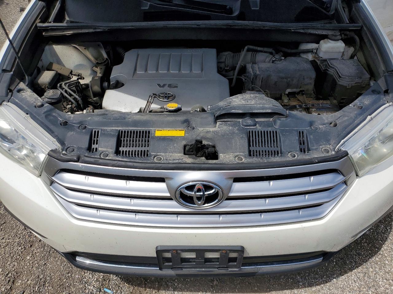 2013 TOYOTA HIGHLANDER