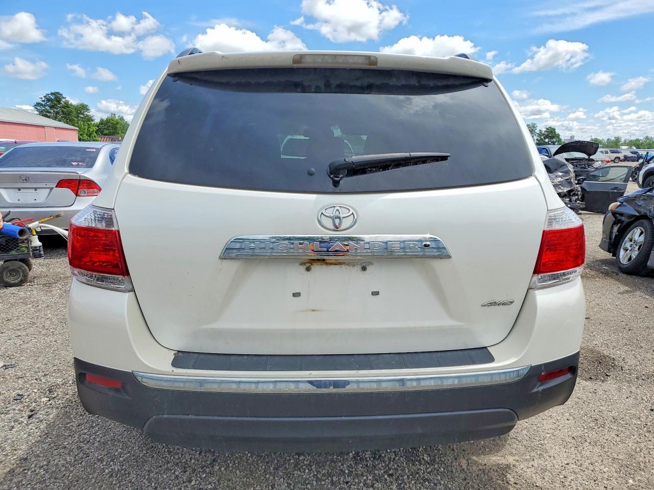 2013 TOYOTA HIGHLANDER