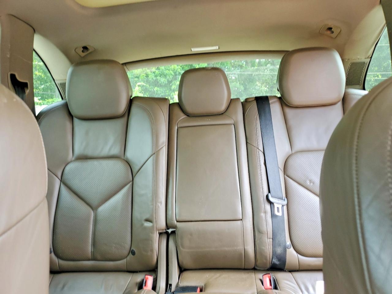 2011 PORSCHE CAYENNE