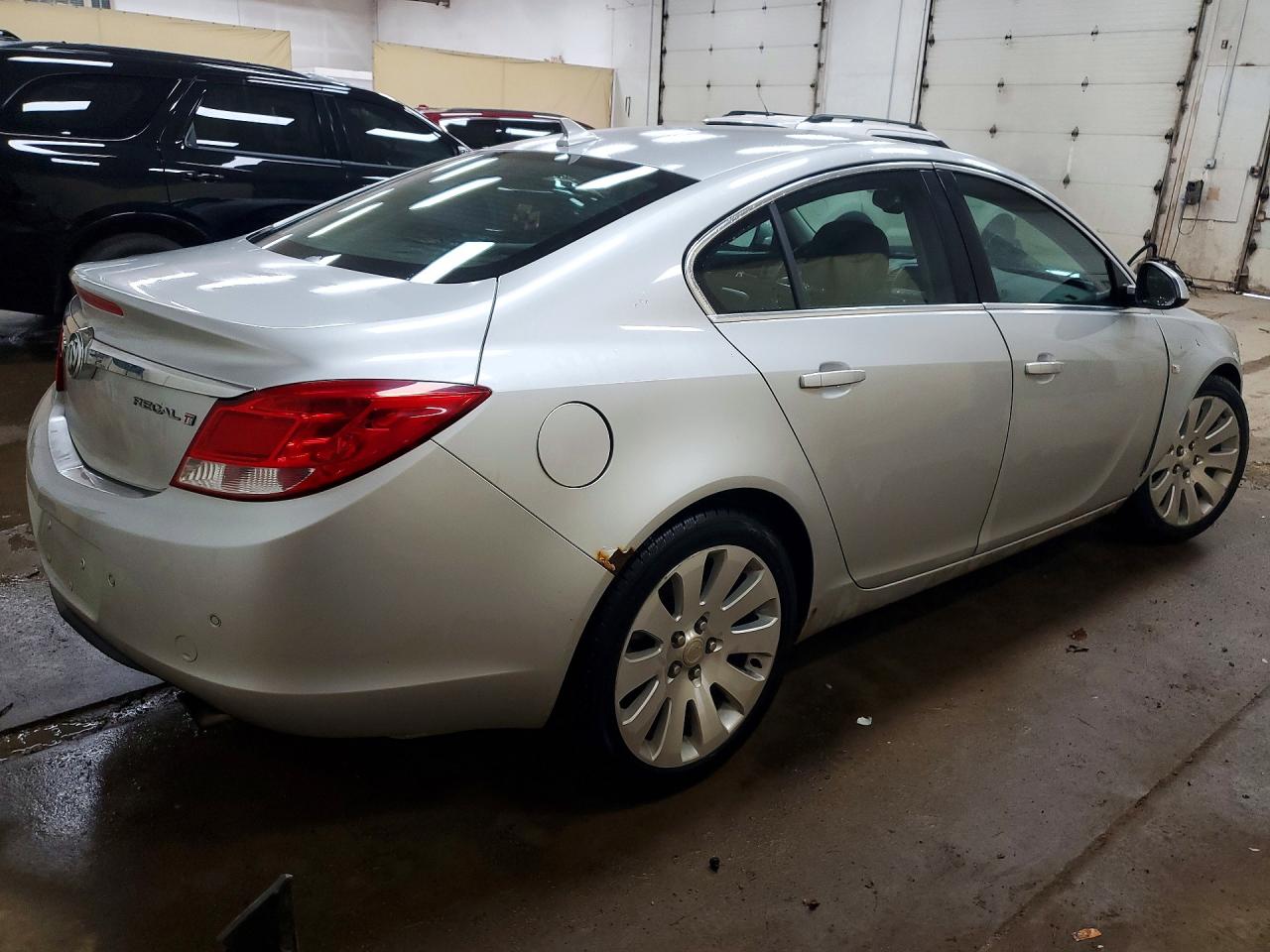 2011 BUICK REGAL