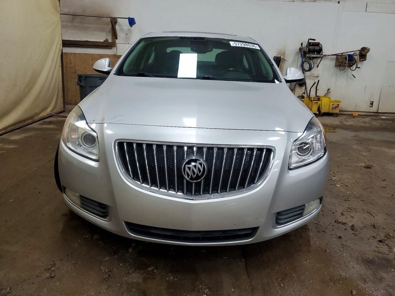 2011 BUICK REGAL