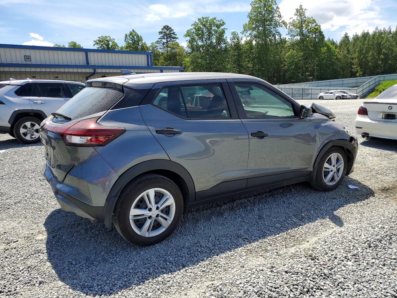 2024 NISSAN KICKS