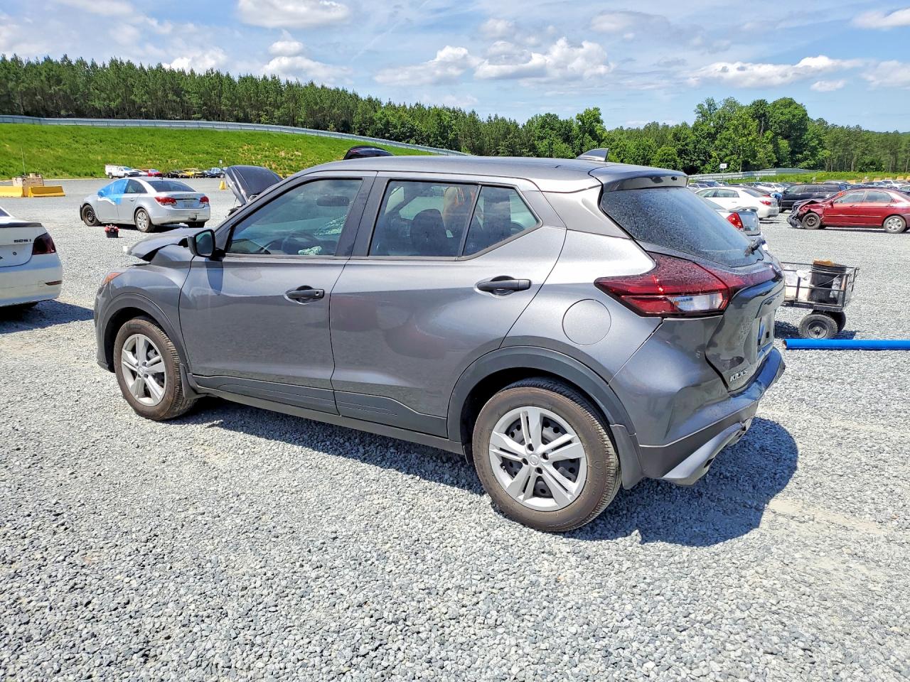 2024 NISSAN KICKS