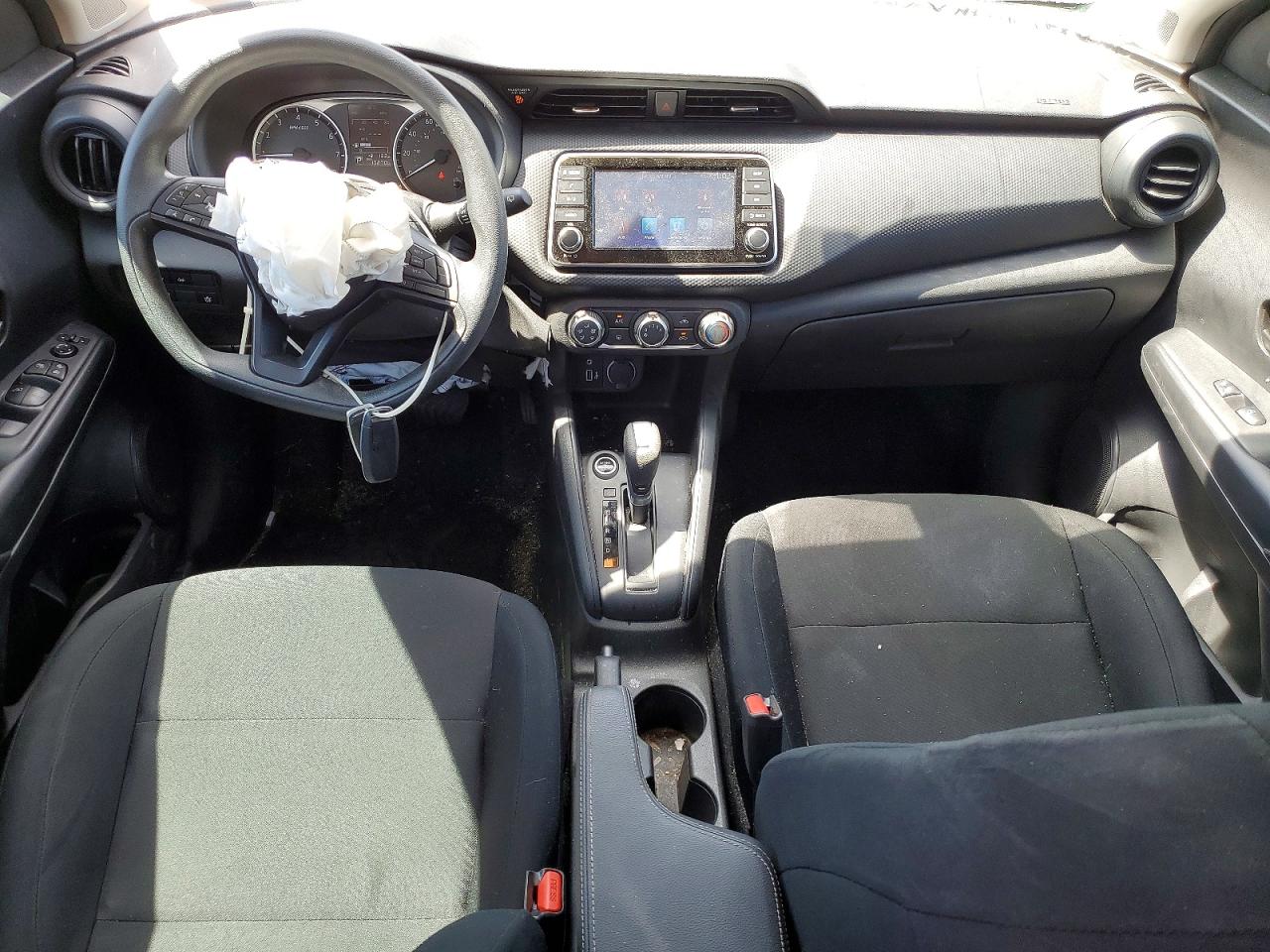 2024 NISSAN KICKS