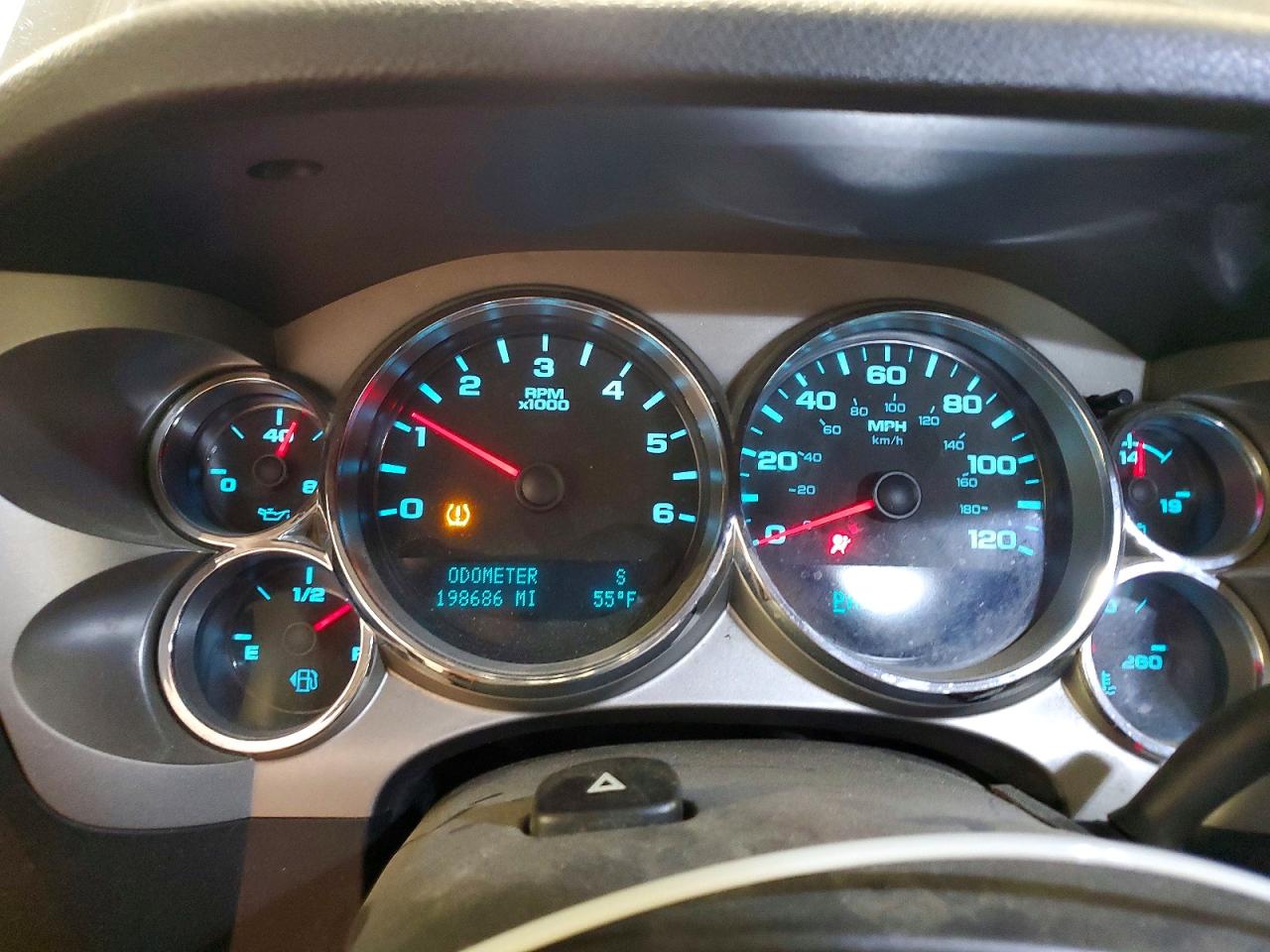 2011 CHEVROLET SILVERADO