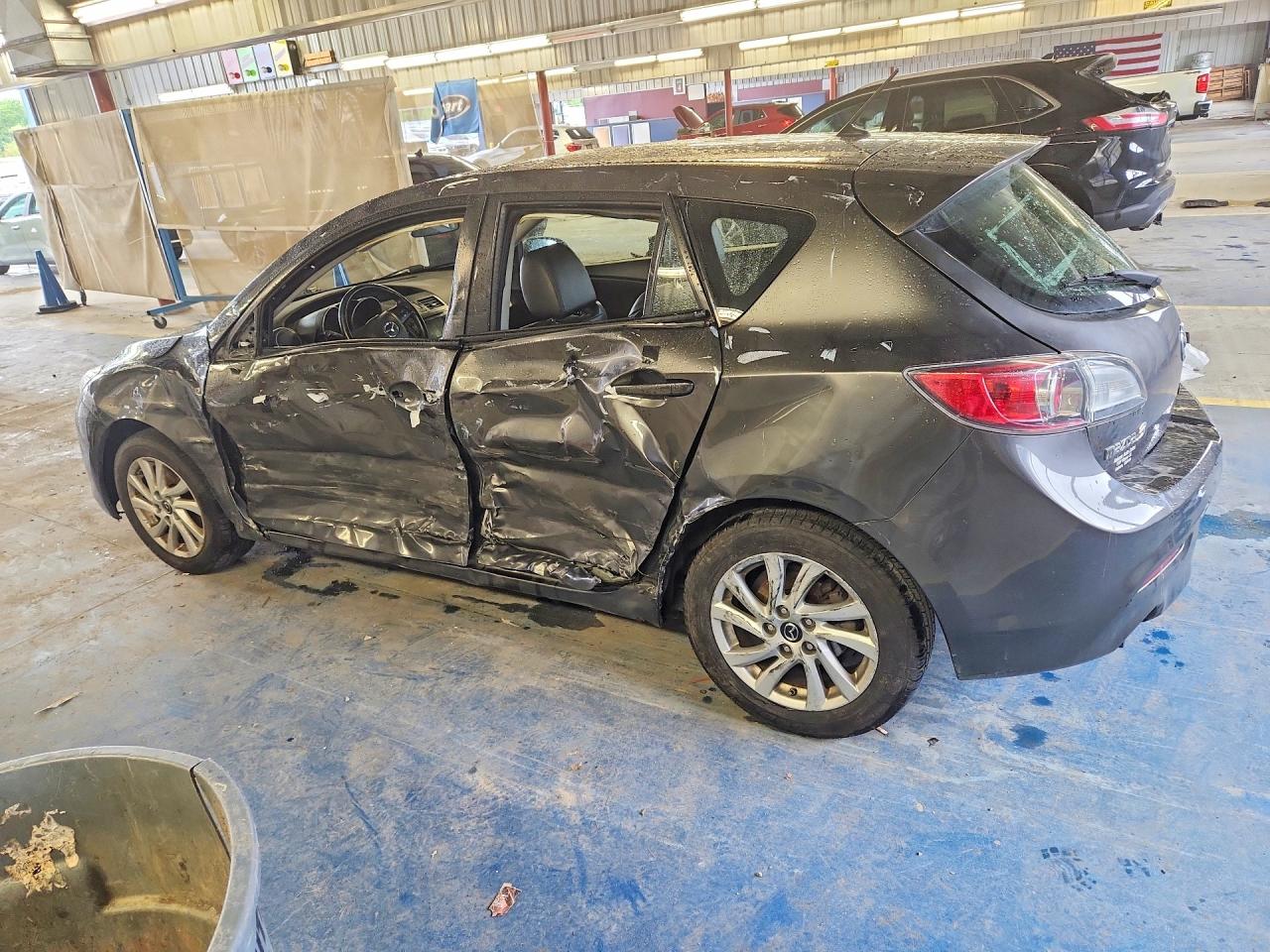 2013 MAZDA 3