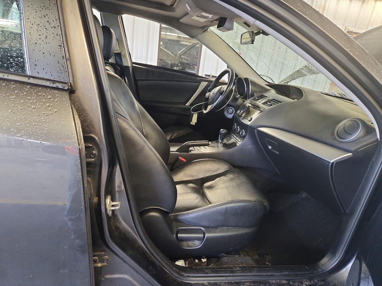 2013 MAZDA 3