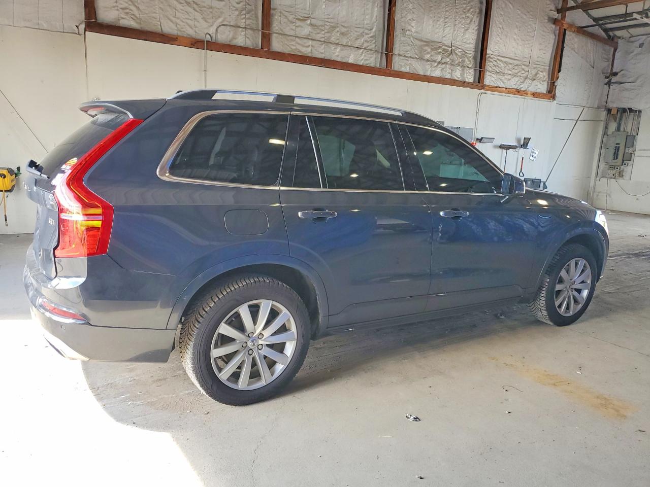 2016 VOLVO XC90