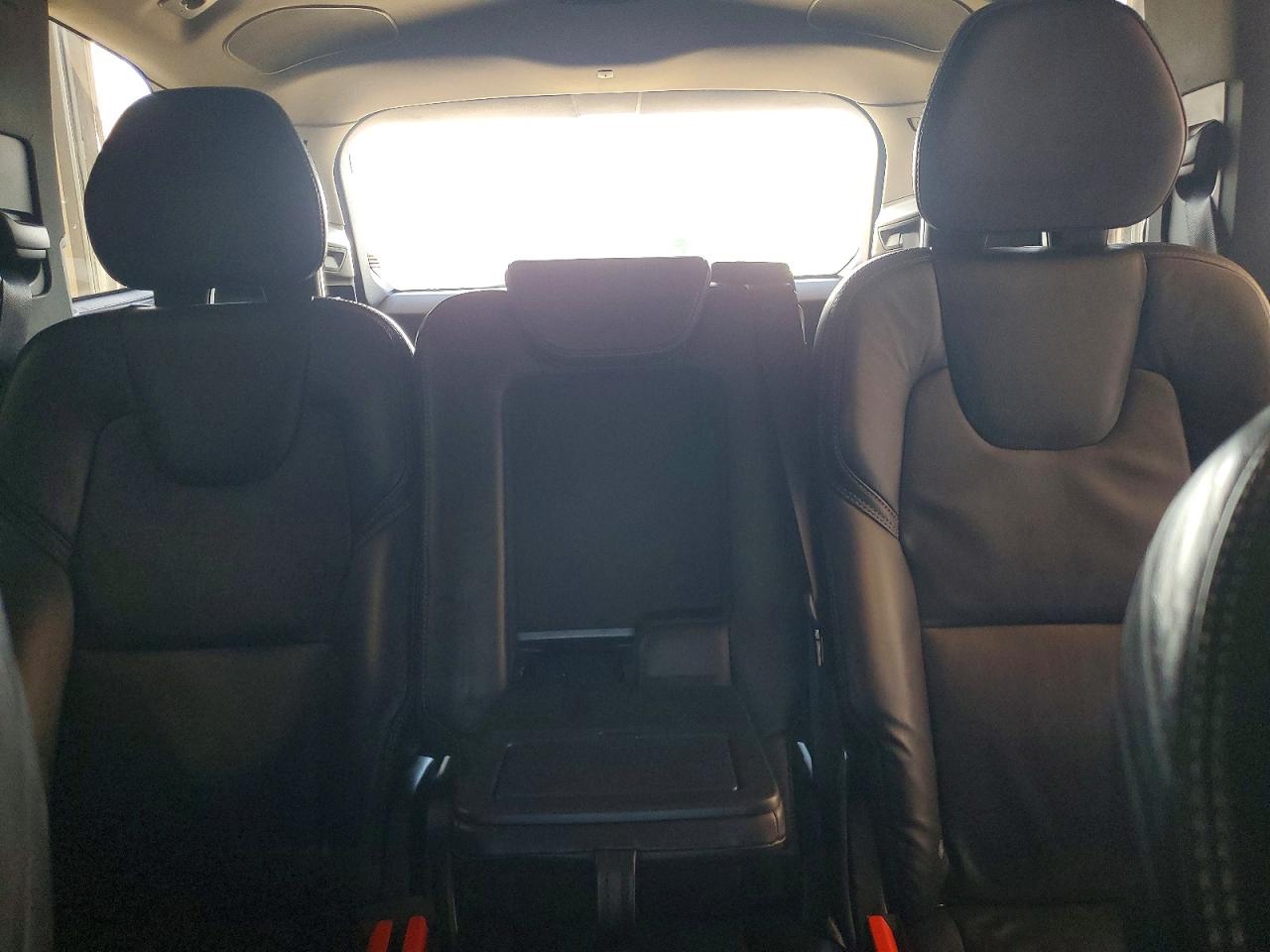 2016 VOLVO XC90