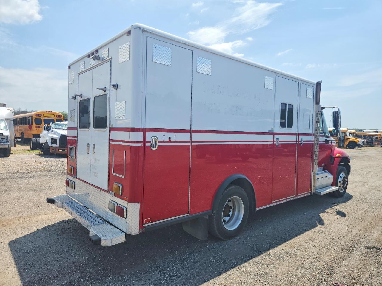 2011 INTERNATIONAL 4000 SERIE