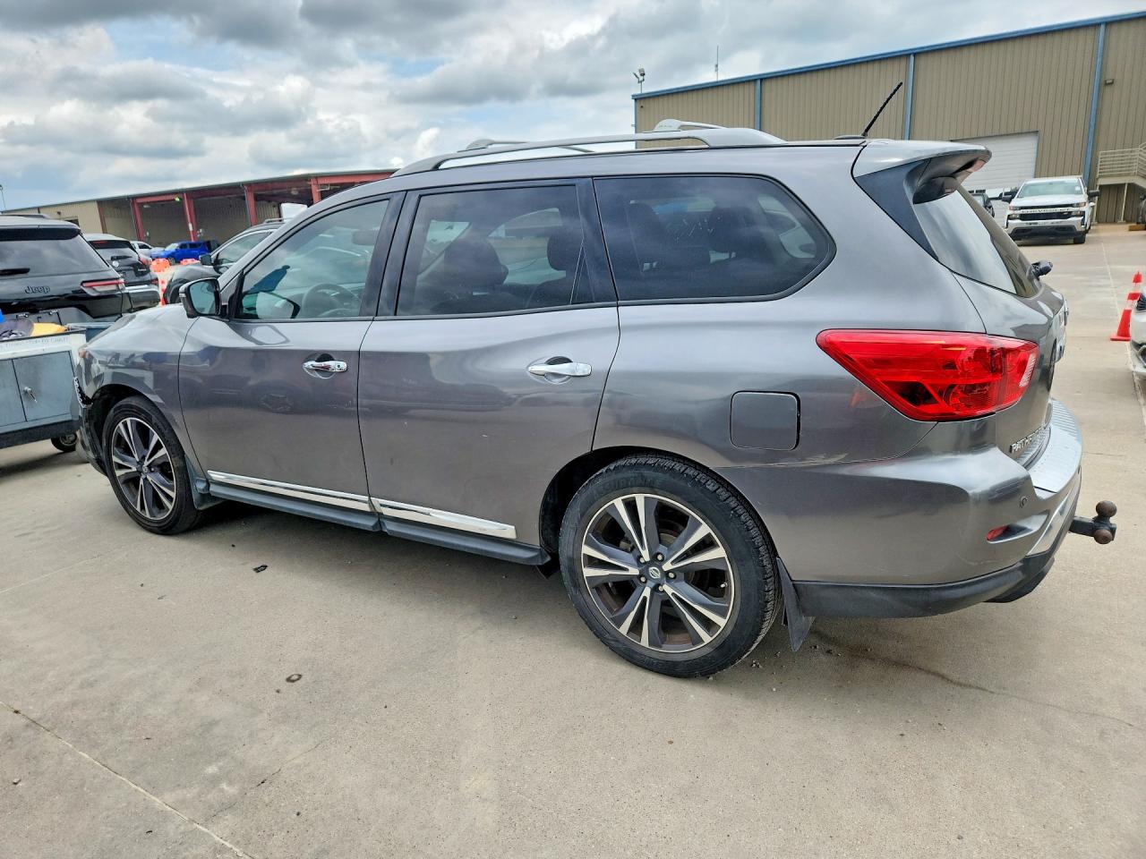 2017 NISSAN PATHFINDER