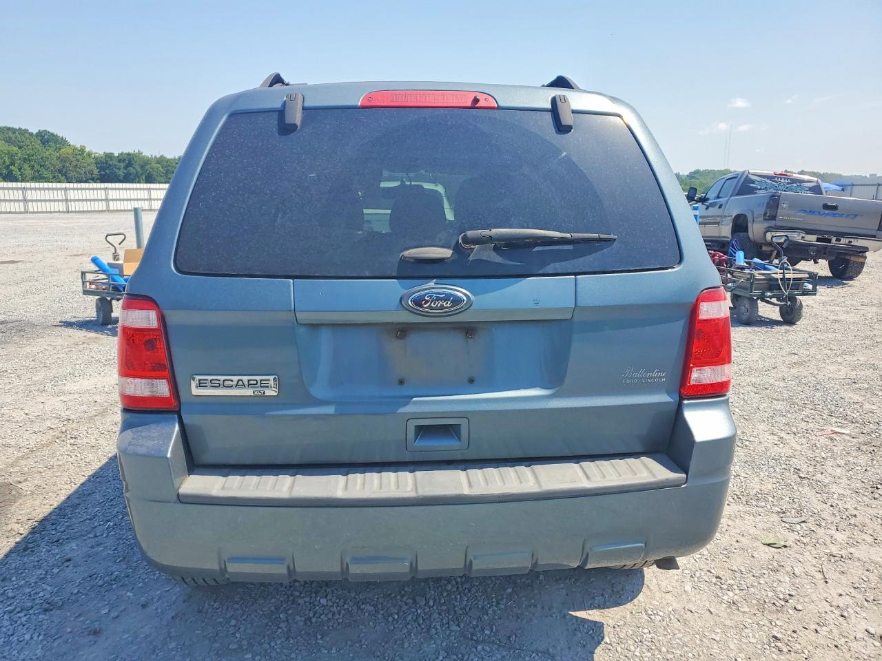 2011 FORD ESCAPE