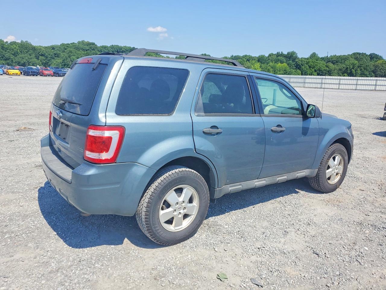 2011 FORD ESCAPE