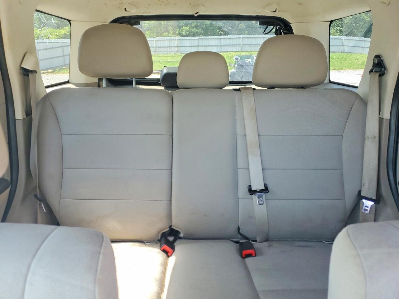 2011 FORD ESCAPE