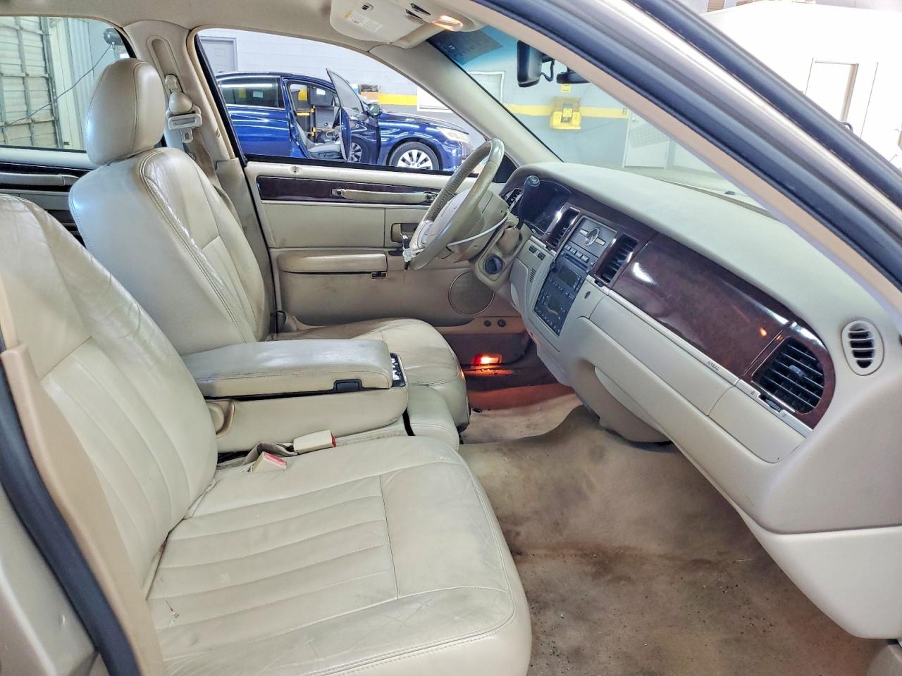 2006 LINCOLN TOWNCAR