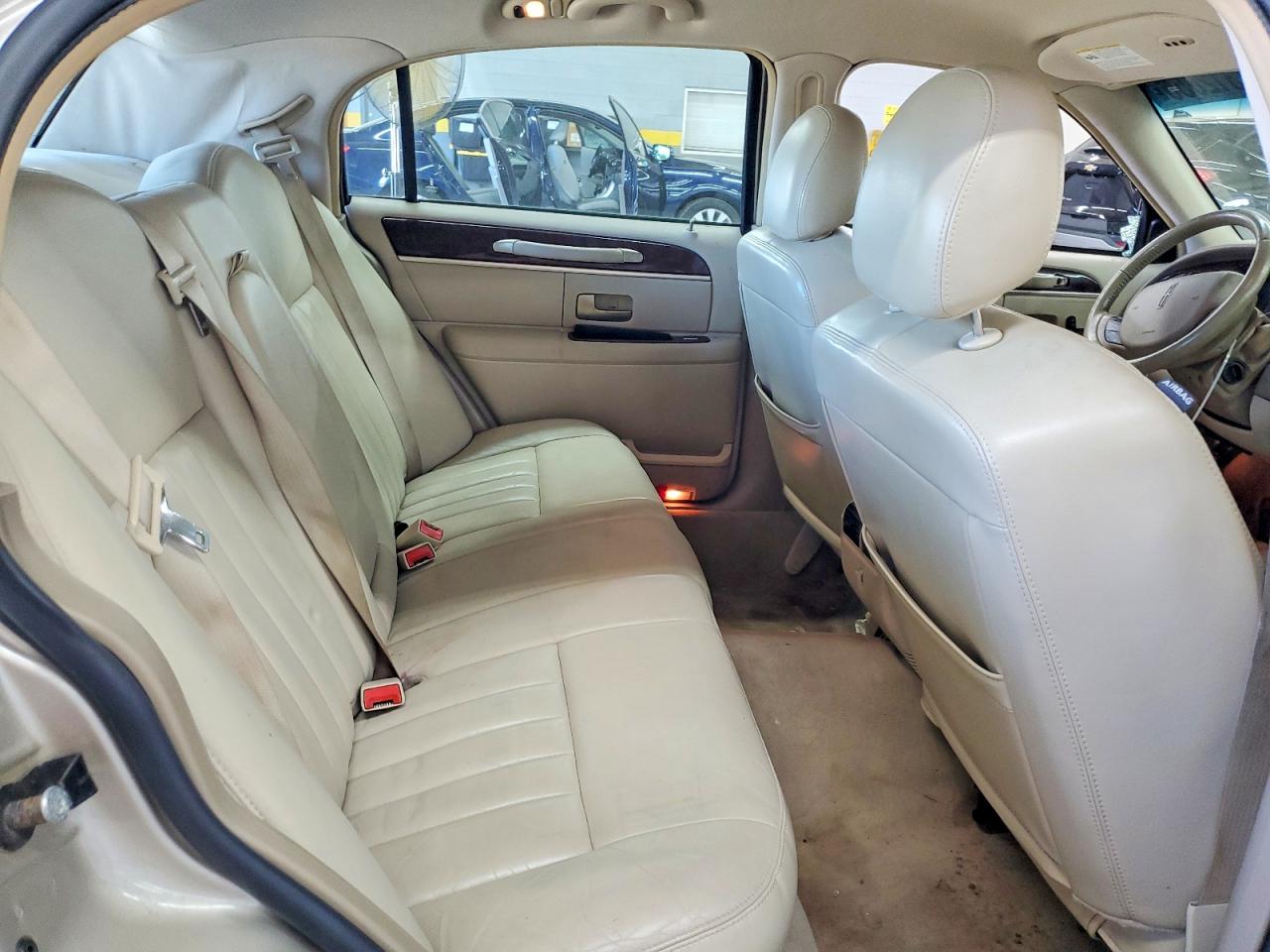 2006 LINCOLN TOWNCAR