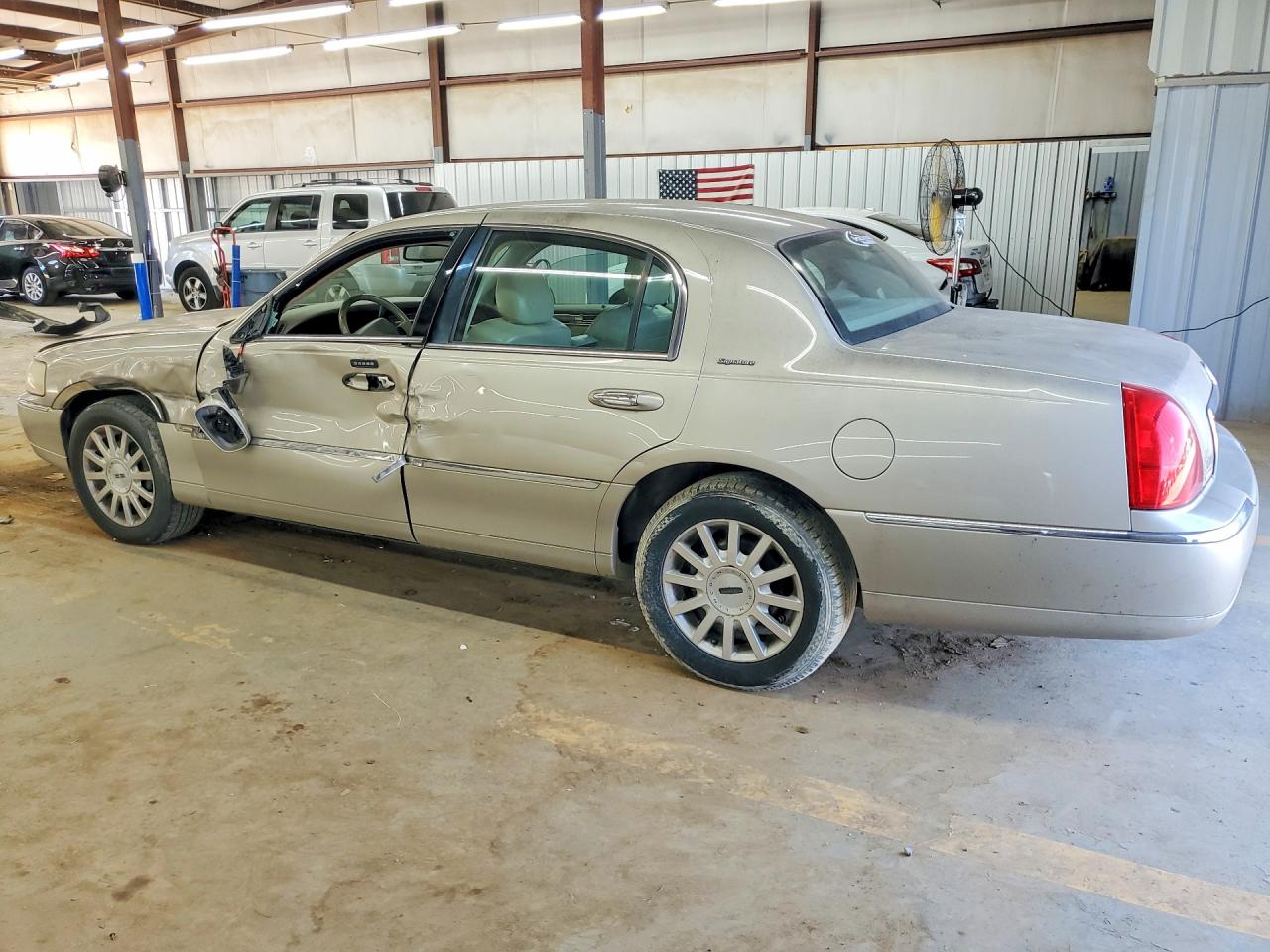 2006 LINCOLN TOWNCAR