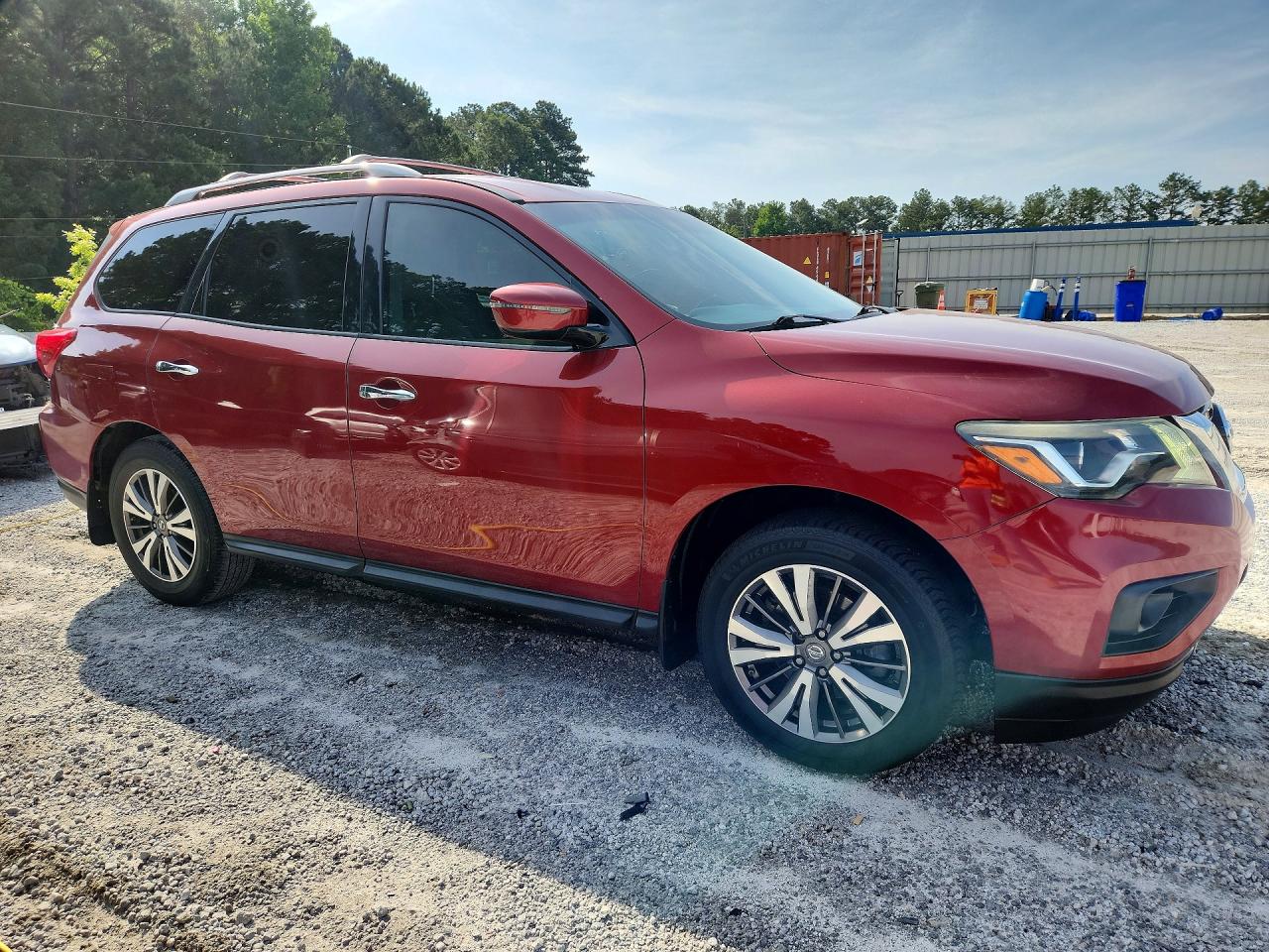 2017 NISSAN PATHFINDER