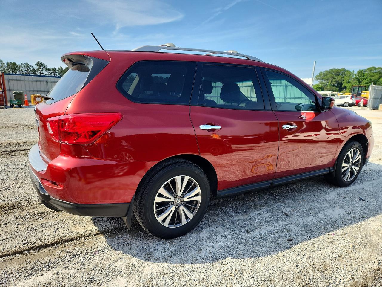 2017 NISSAN PATHFINDER