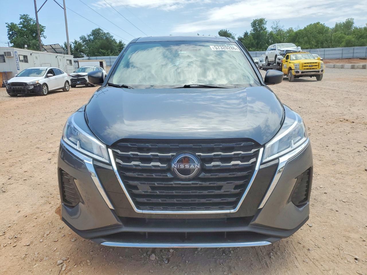 2023 NISSAN KICKS