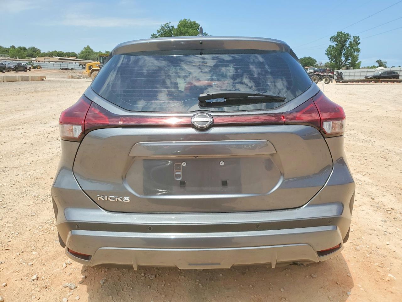 2023 NISSAN KICKS