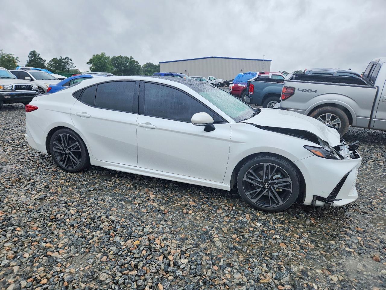 2025 TOYOTA CAMRY