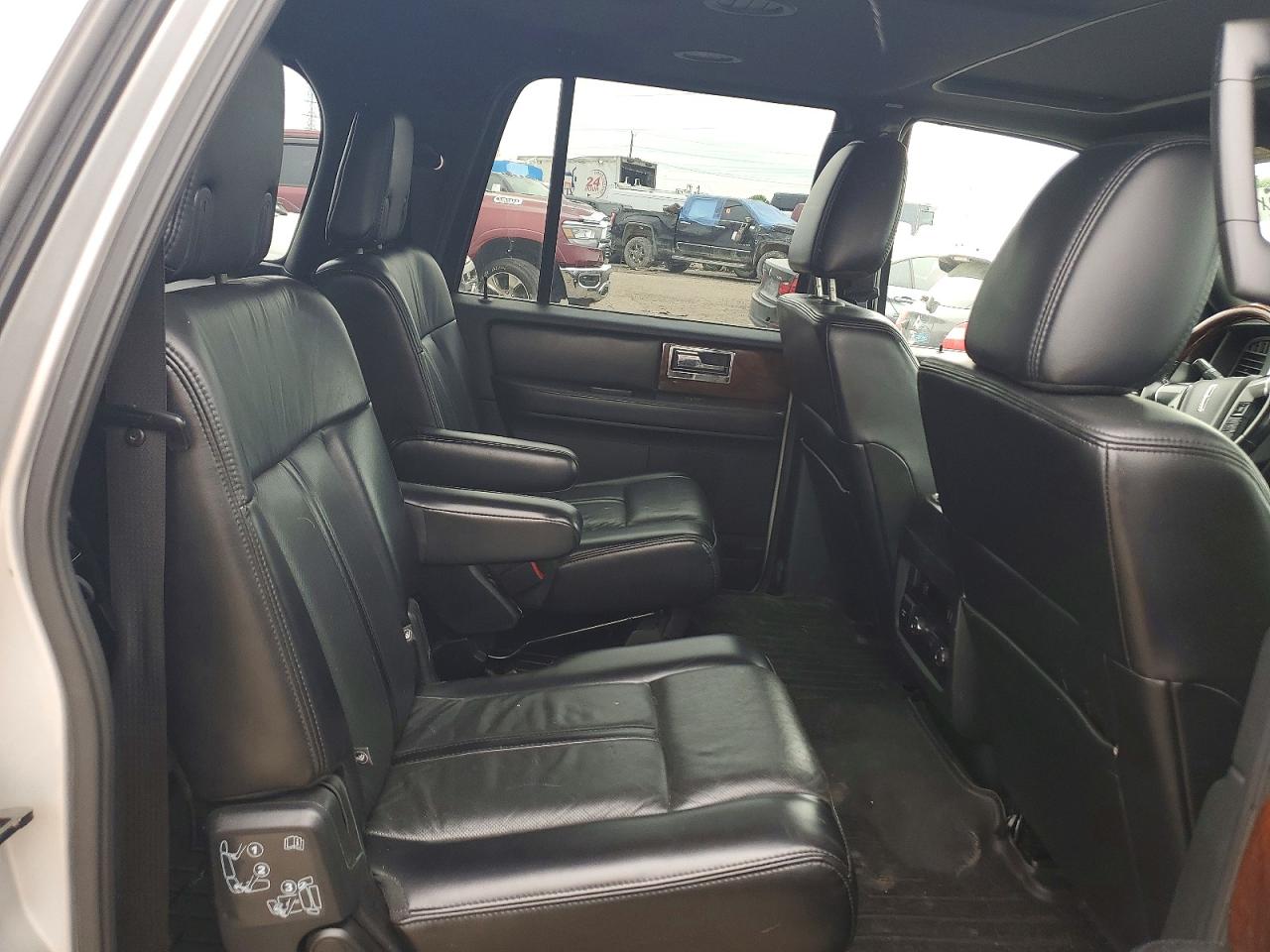 2017 LINCOLN NAVIGATOR