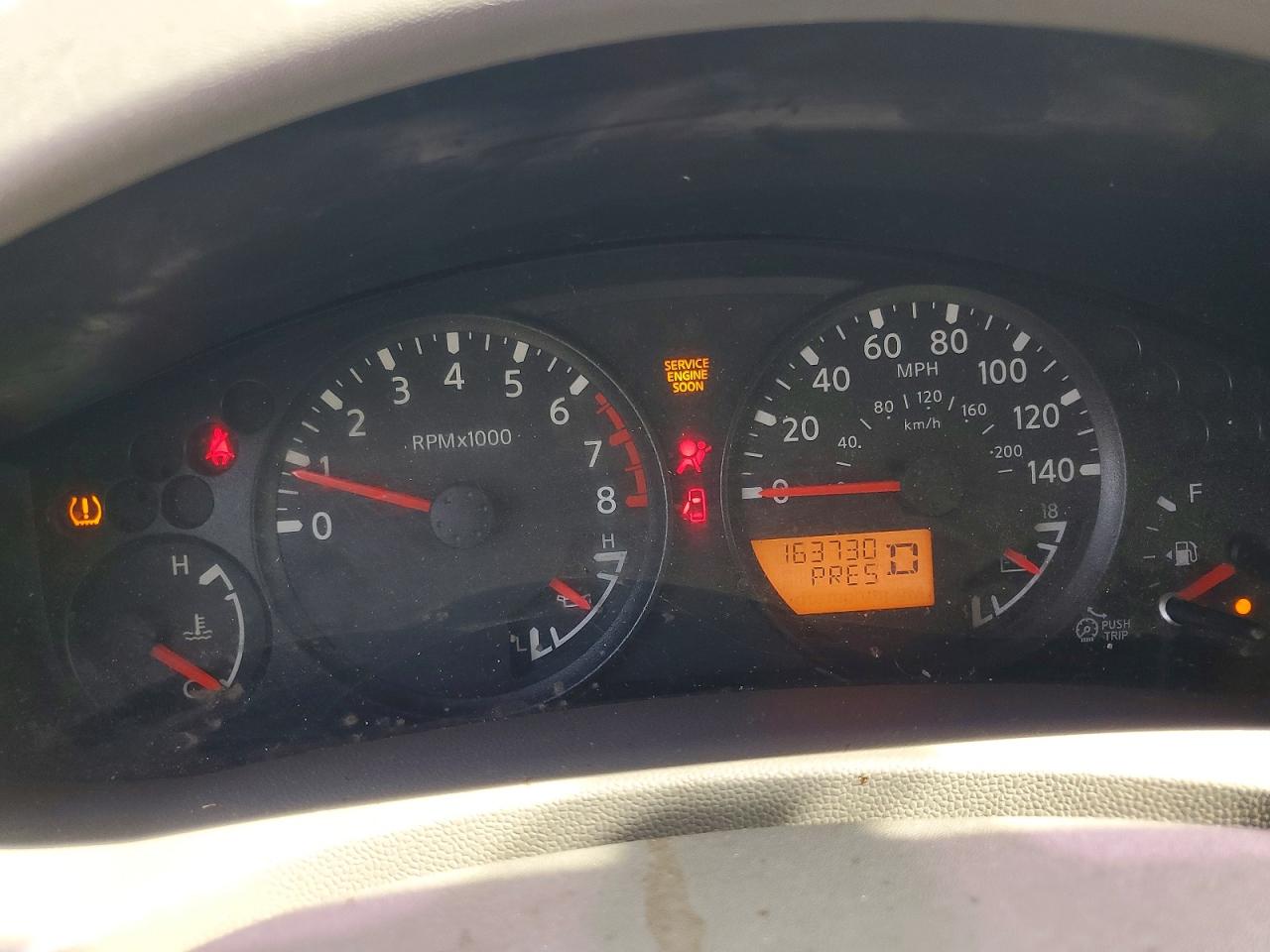 2011 NISSAN FRONTIER