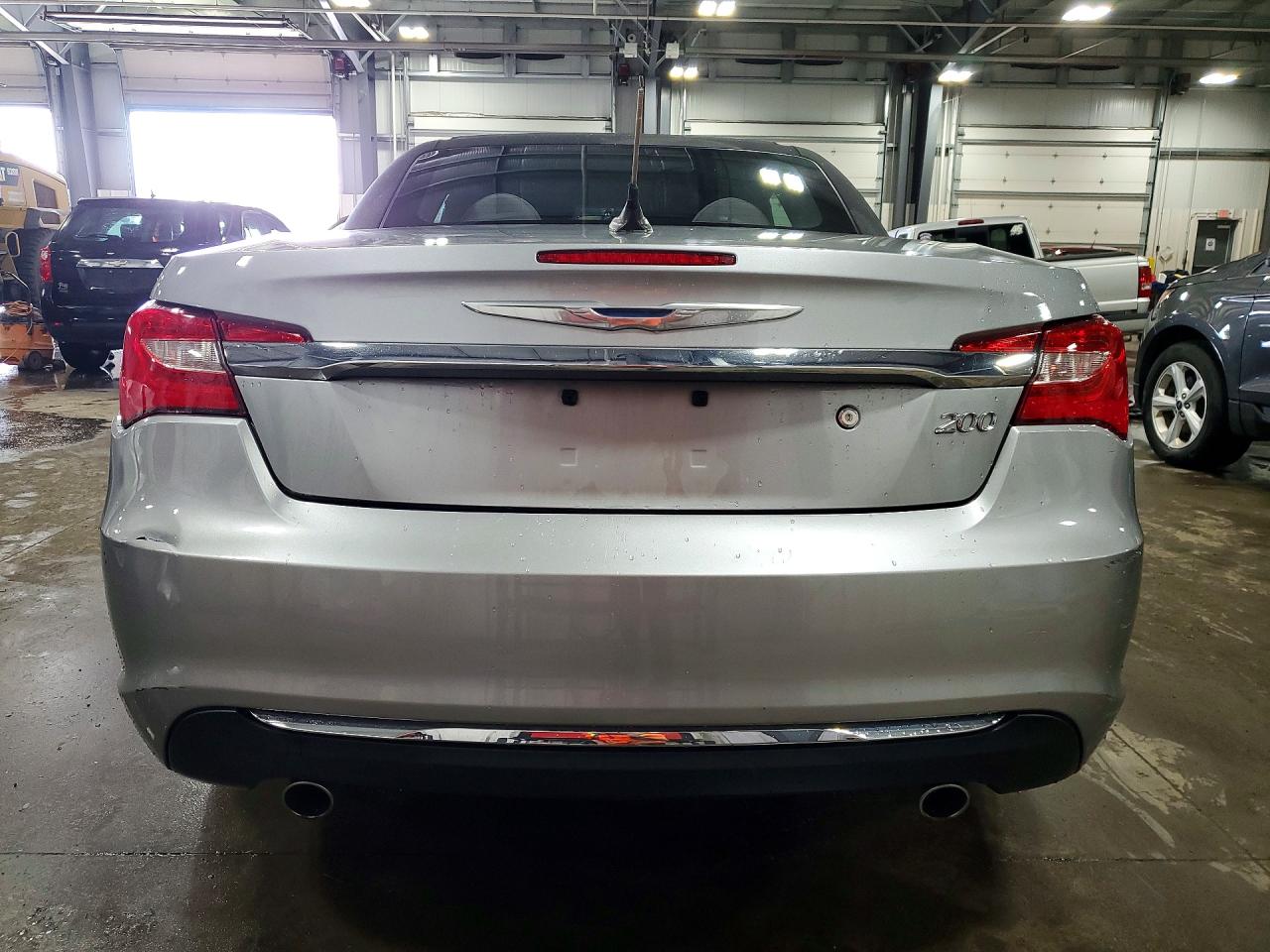 2014 CHRYSLER 200