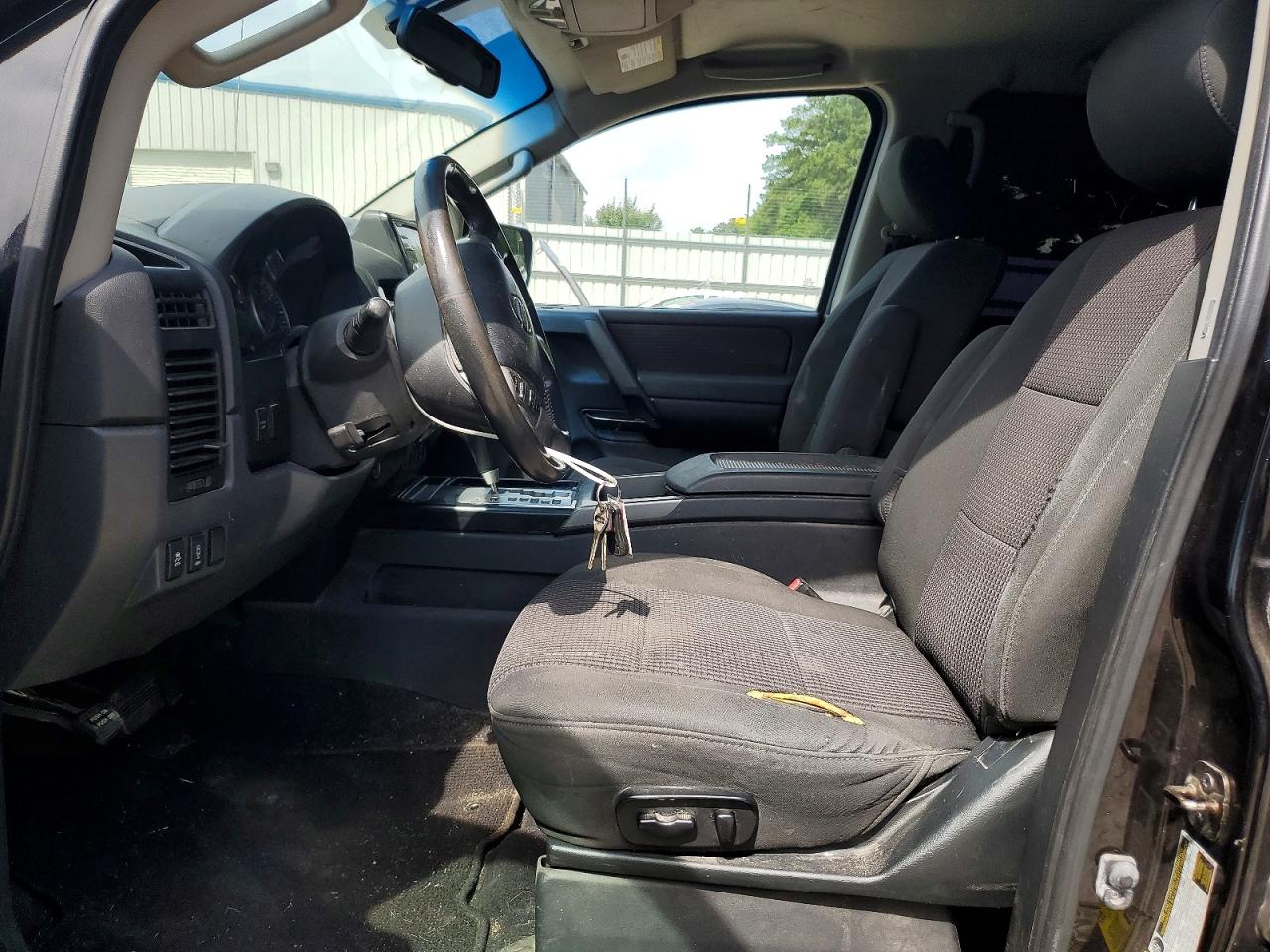 2014 NISSAN TITAN