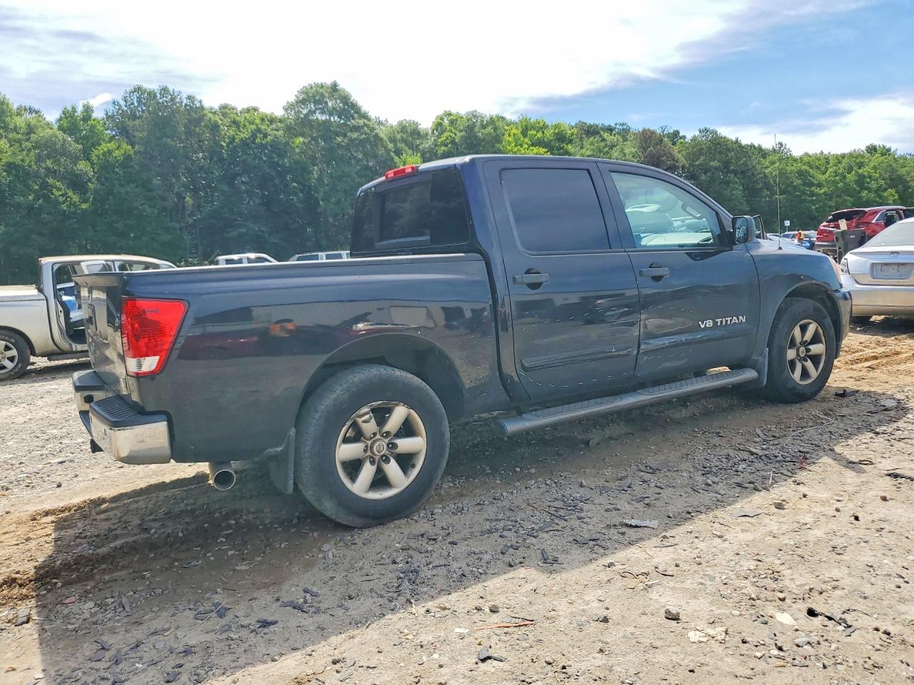 2014 NISSAN TITAN