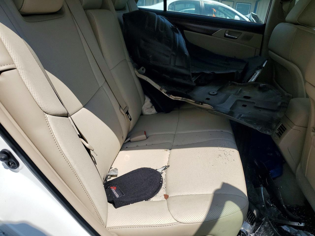 2011 TOYOTA AVALON