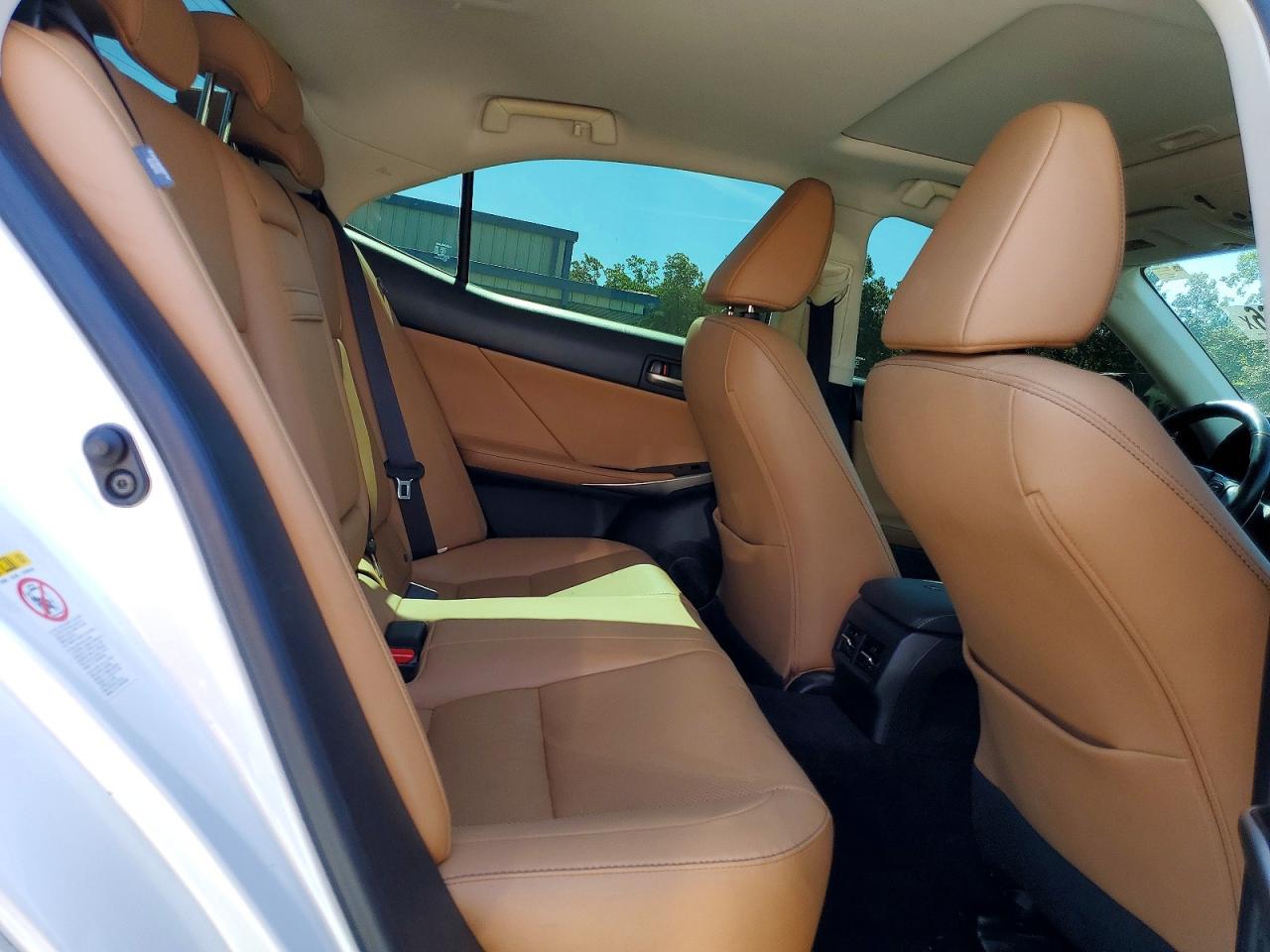 2017 LEXUS IS