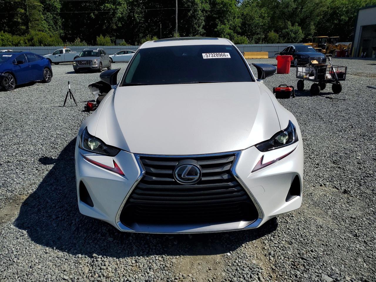 2017 LEXUS IS